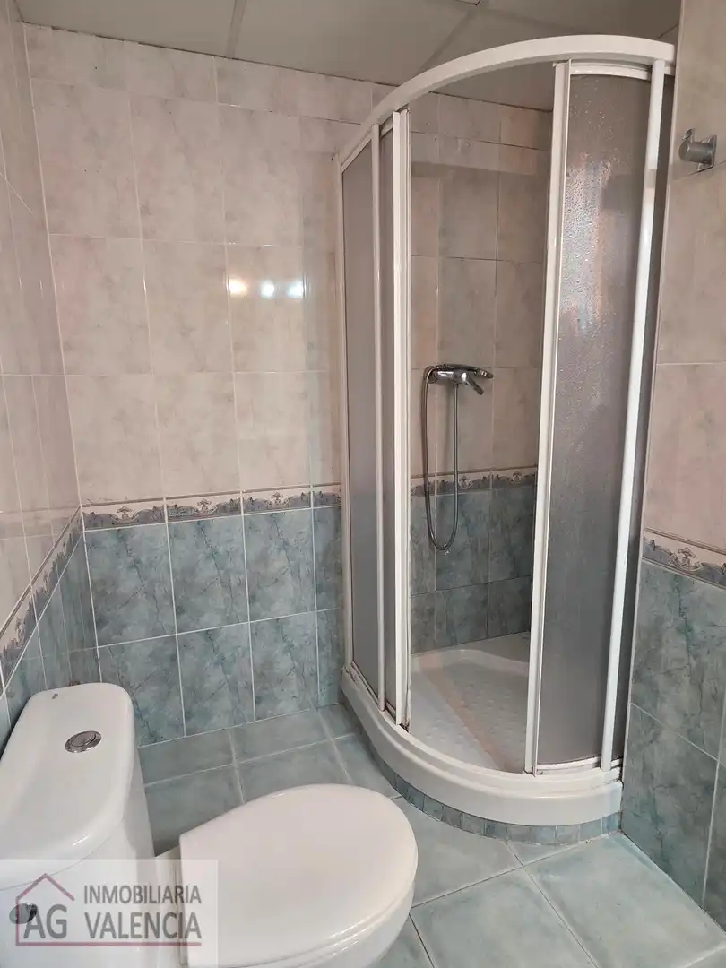 Bathroom of Flat for sale in Emperador, Valencia