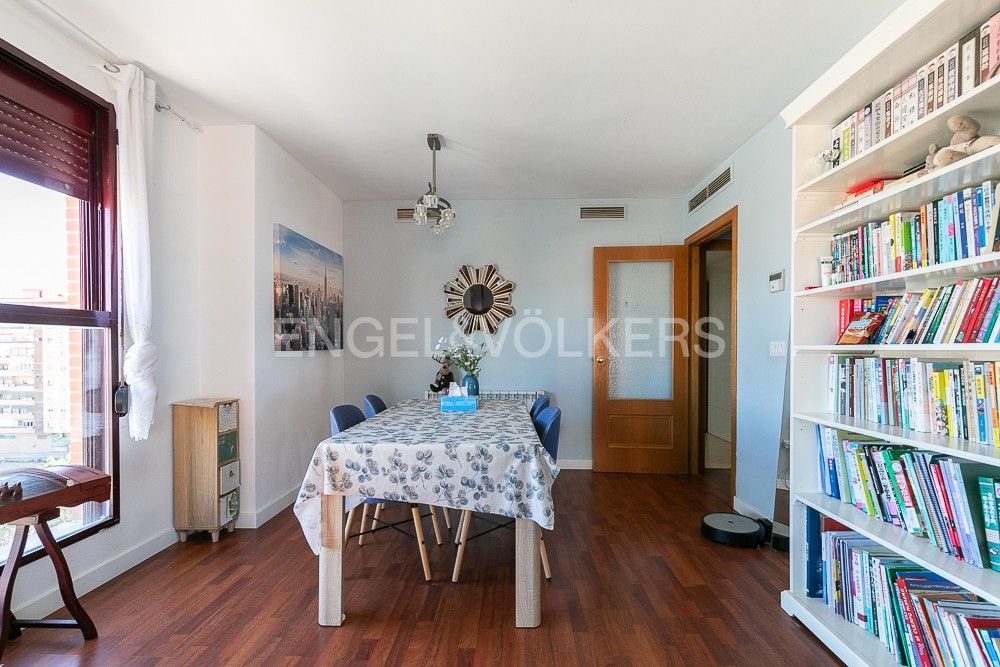 Menjador de Apartament de lloguer en  Valencia Capital amb Aire condicionat, Calefacció i Parquet