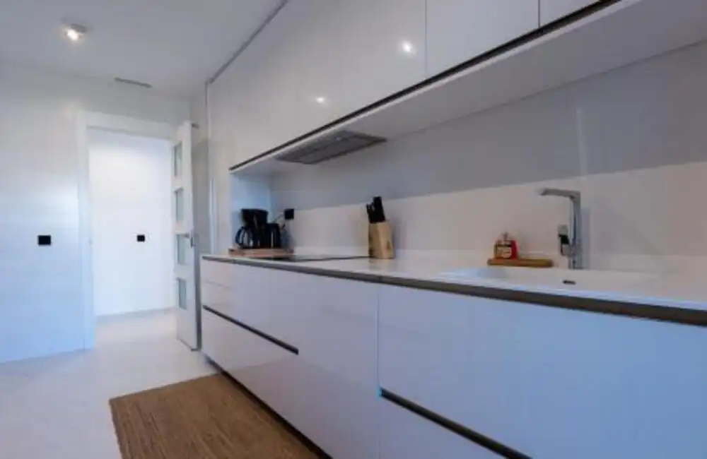 Cocina de Apartamento de alquiler en Estepona con Aire acondicionado, Terraza y Piscina