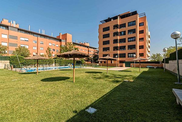 Vista exterior de Piso de alquiler en  Madrid Capital con Aire acondicionado, Calefacción y Parquet