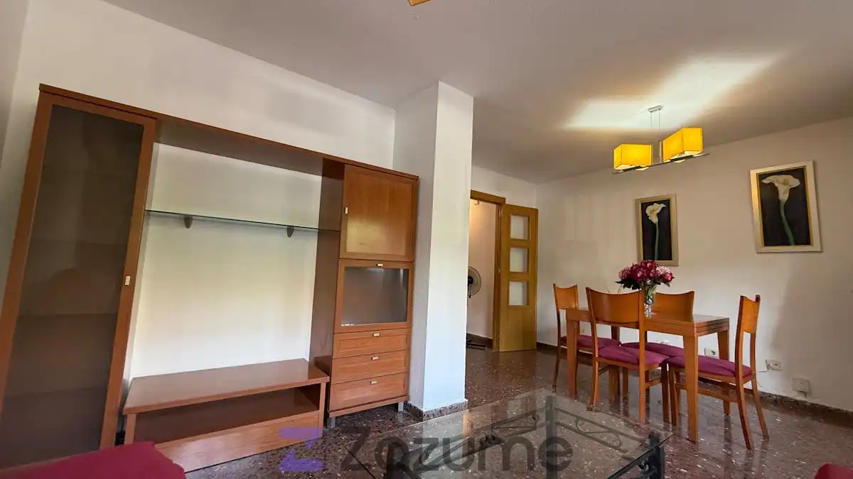Menjador de Apartament de lloguer en Murcia amb Aire condicionat, Moblat i Forn