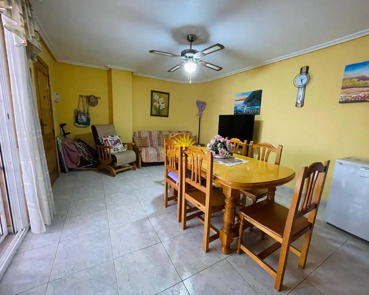 Menjador de Apartament de lloguer en Torrevieja amb Terrassa, Moblat i Forn