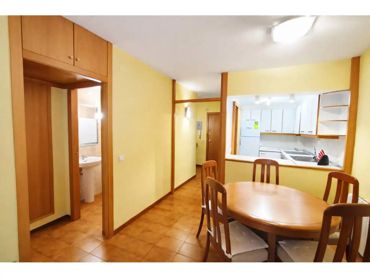 Piso en venta en Girona con Calefacción, Terraza y Amueblado