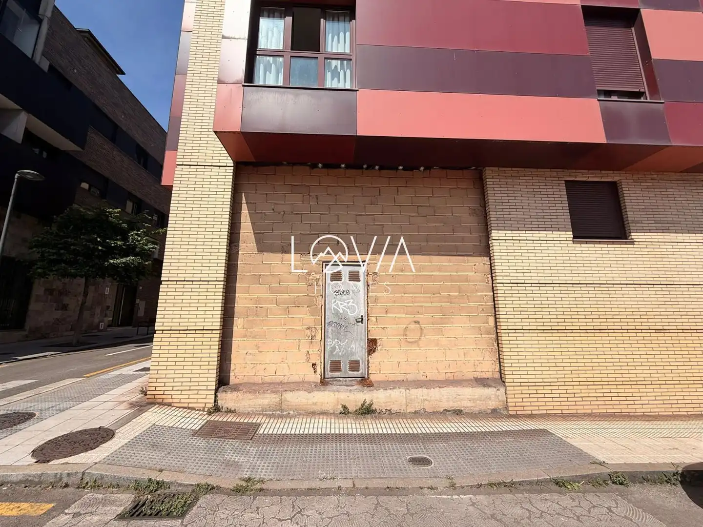 Vista exterior de Local en venda en Gijón 
