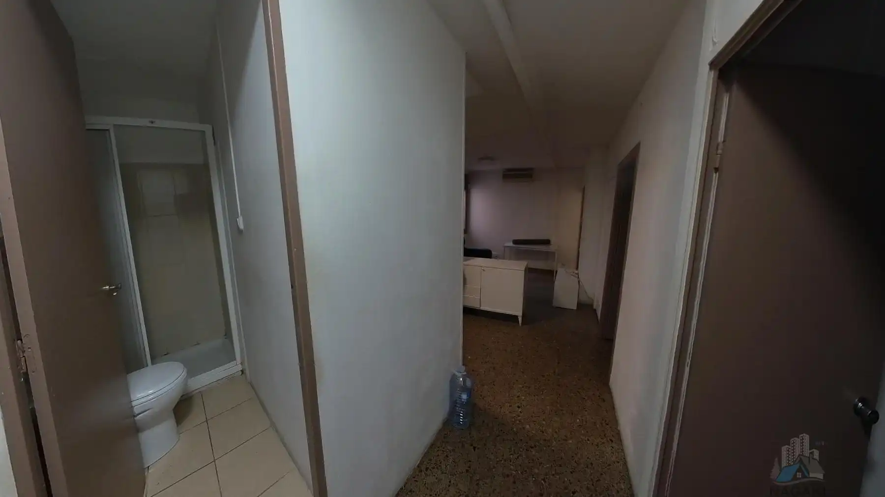 Wohnung zum Verkauf in Barcelona mit Balkon