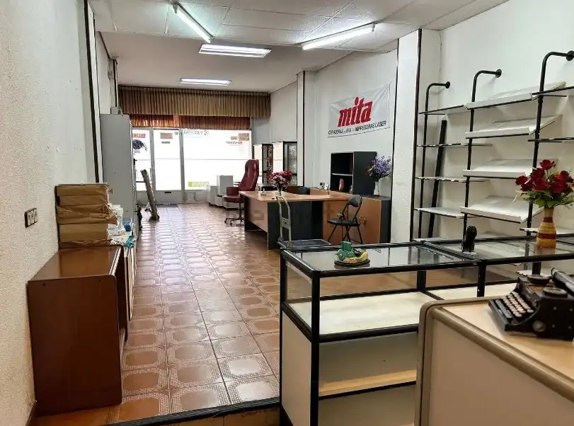 Locale commerciale in vendita a Avenida de Colón, imagen 3
