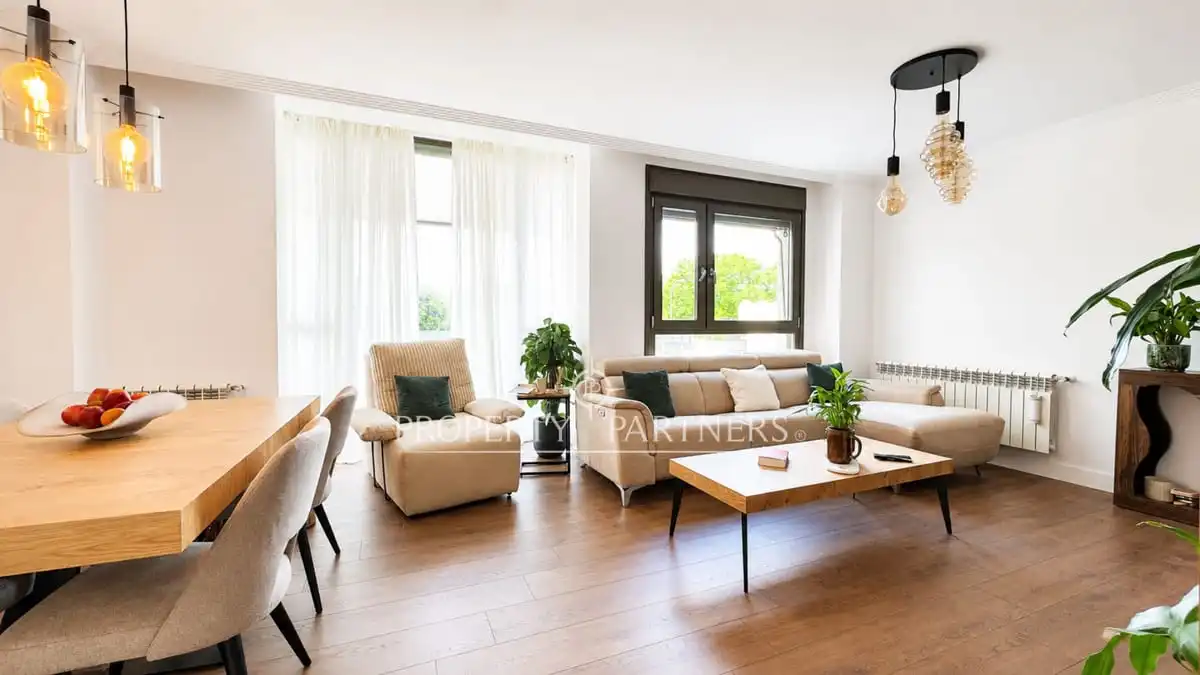 Apartment with pool for sale in Avenida de los Prunos, imagen 2