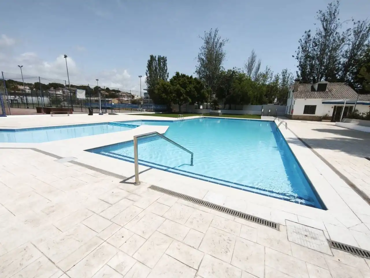 Piscina de Piso en venta en Calafell con Aire acondicionado, Terraza y Alarma