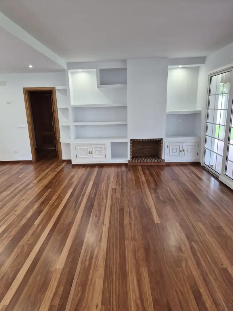 Sala d'estar de Casa o xalet de lloguer en A Coruña Capital  amb Calefacció, Jardí privat i Terrassa