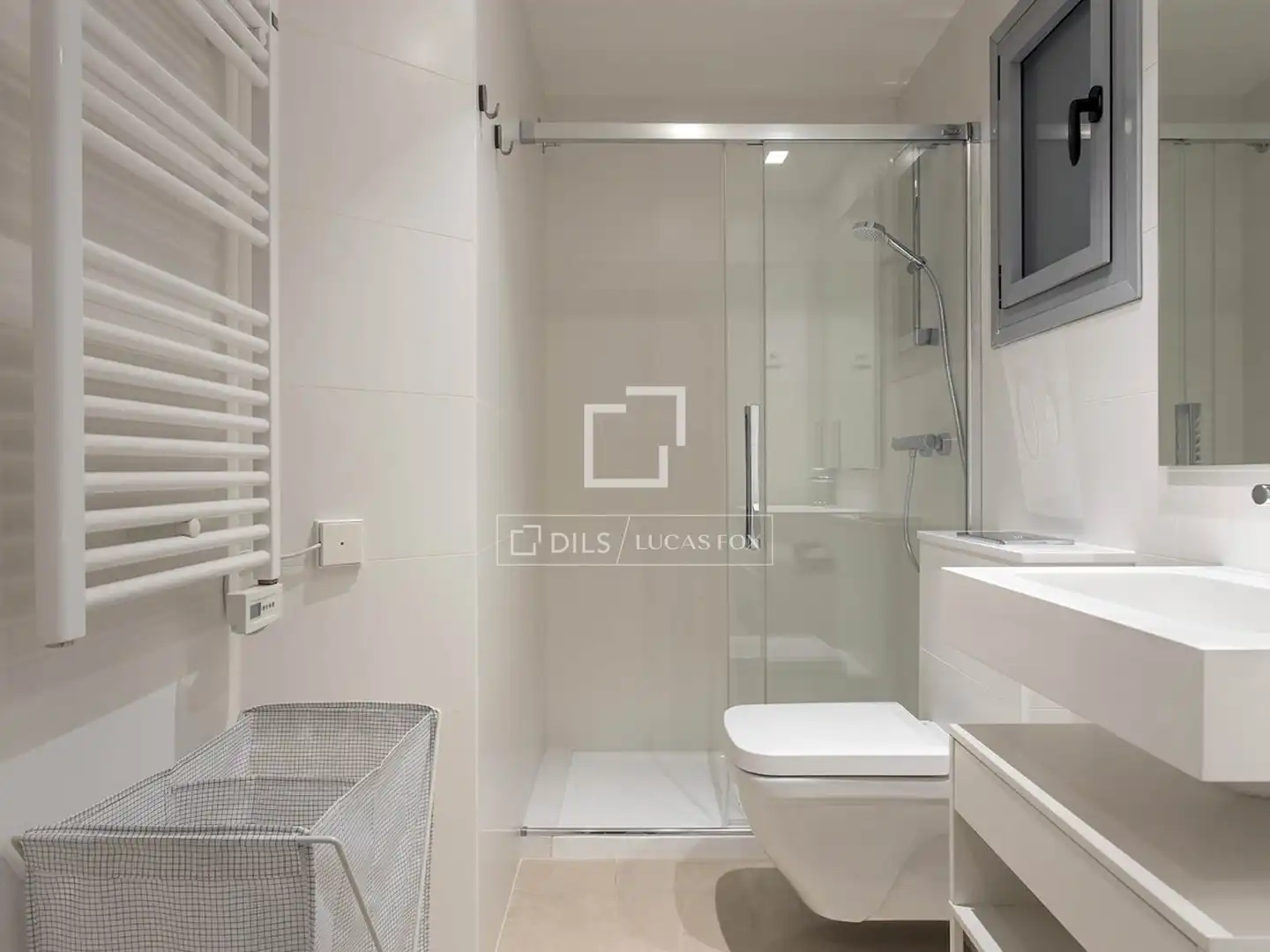 Bathroom of Flat for rent in Barcelona  with Air Conditioner, Heating and Parquet flooring