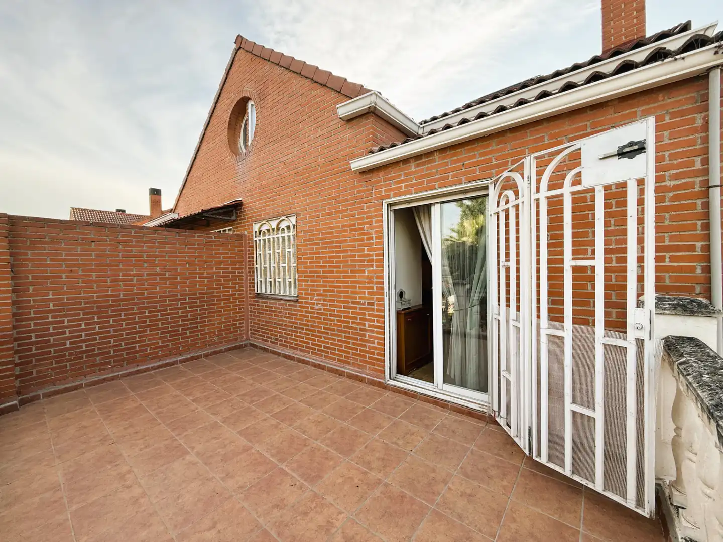 Terrassa de Casa adosada en venda en Coslada amb Calefacció, Jardí privat i Terrassa