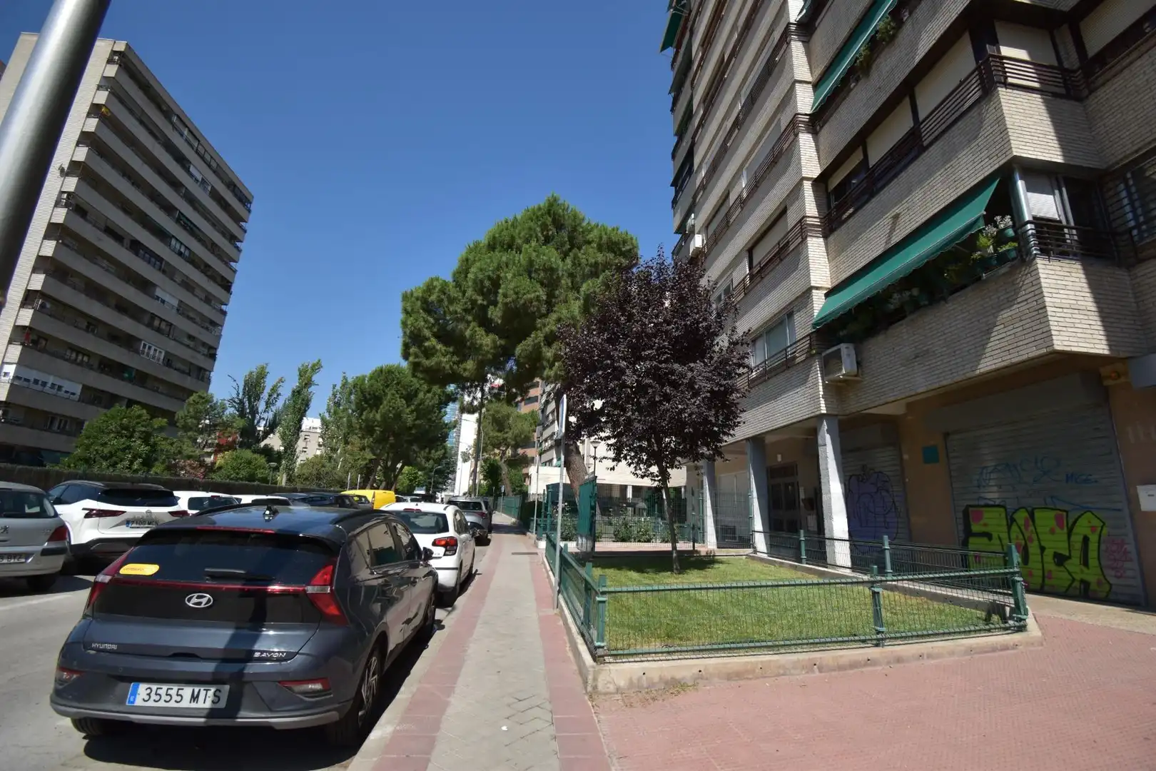 Exterior view of Commercial properties for rent in Madrid