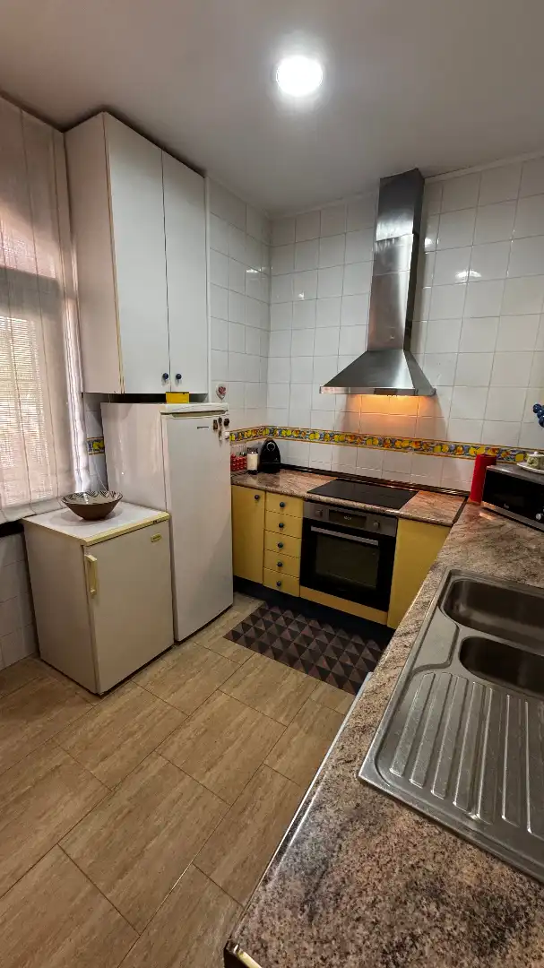 Küche von Wohnung zum Verkauf in Roda de Berà mit Klimaanlage, Heizung und Parkett