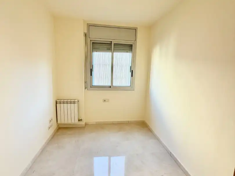 Bedroom of Flat for rent in  Barcelona Capital  with Air Conditioner, Terrace and Balcony