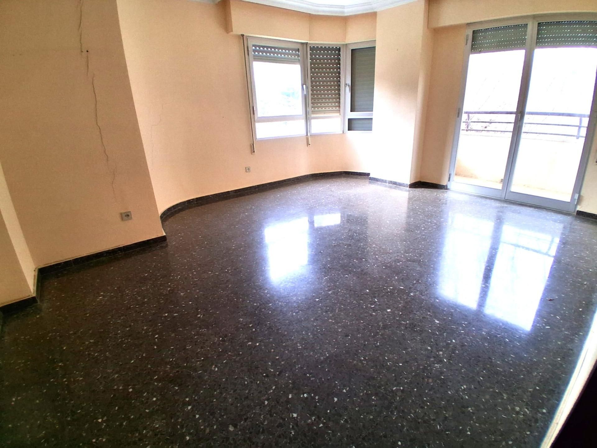 Vista exterior de Pis en venda en  Albacete Capital amb Calefacció