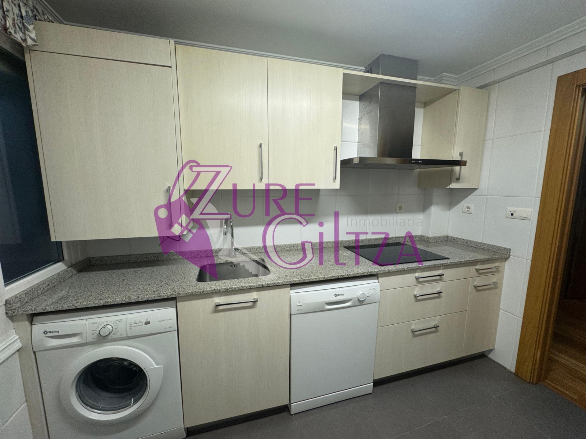 Cuina de Pis en venda en Durango amb Calefacció, Traster i Moblat