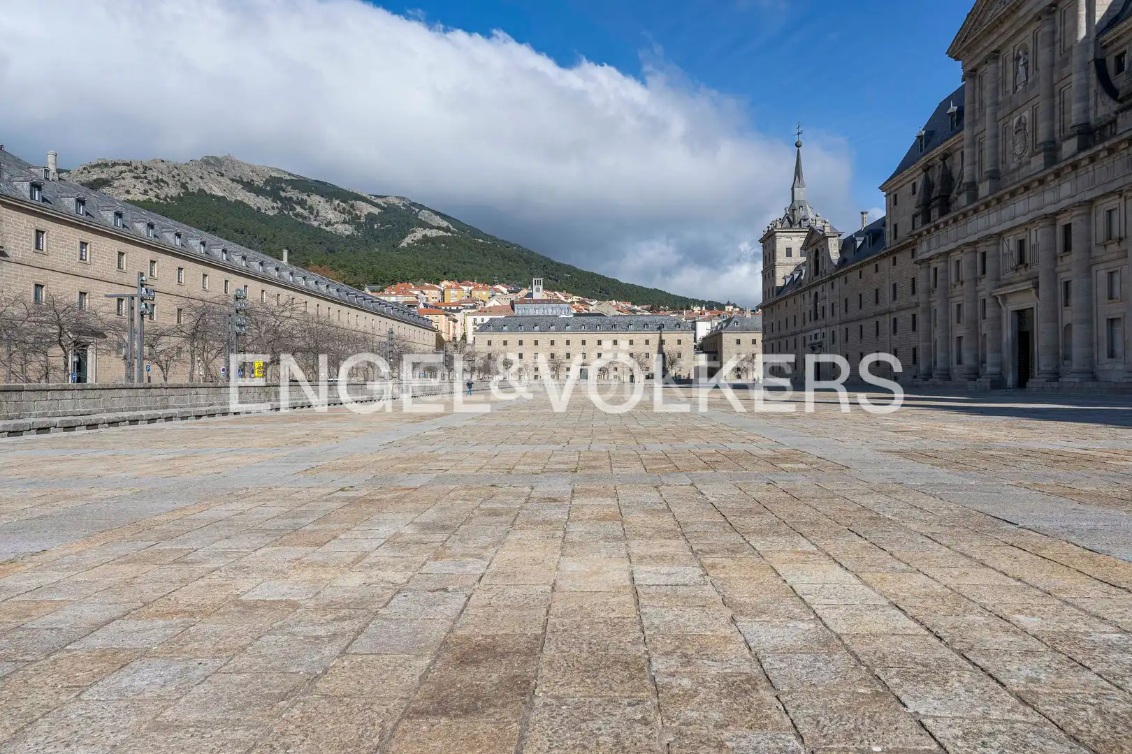 Vista exterior de Piso de alquiler en El Escorial con Calefacción, Parquet y Terraza