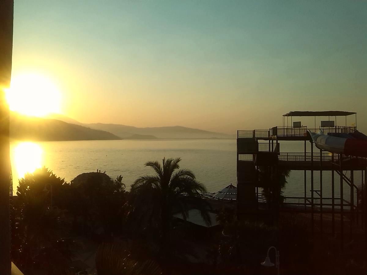 Exterior view of Apartment to rent in Almuñécar  with Air Conditioner, Terrace and Furnished