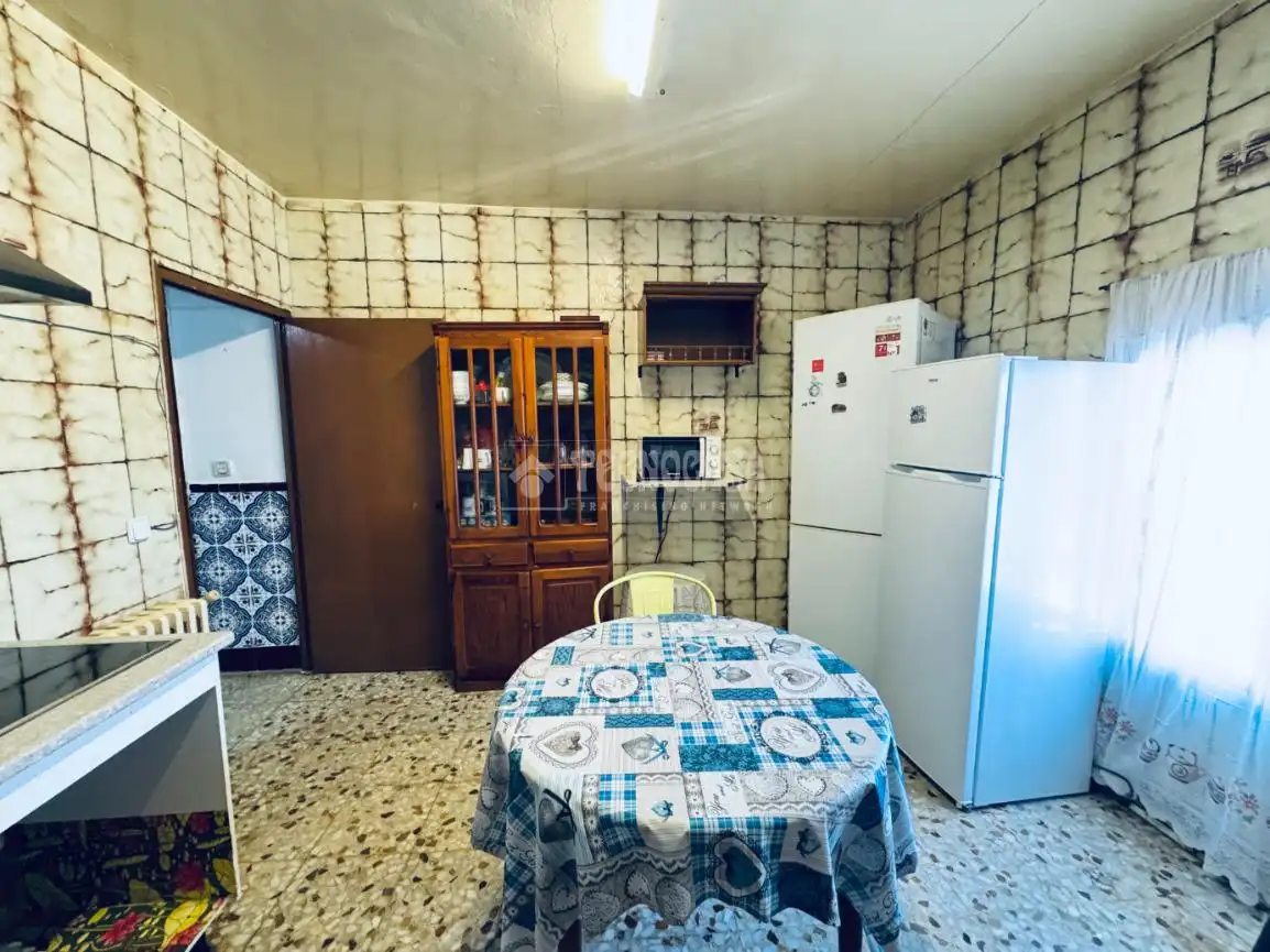 Casa adosada en venda a Consuegra