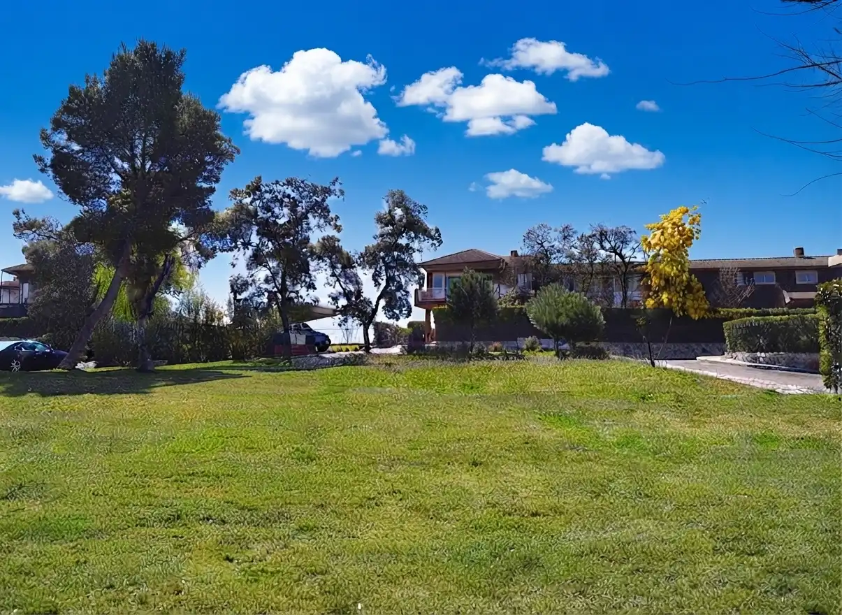 Casa adosada de alquiler en La Moraleja con Calefacción, Jardín privado y Terraza