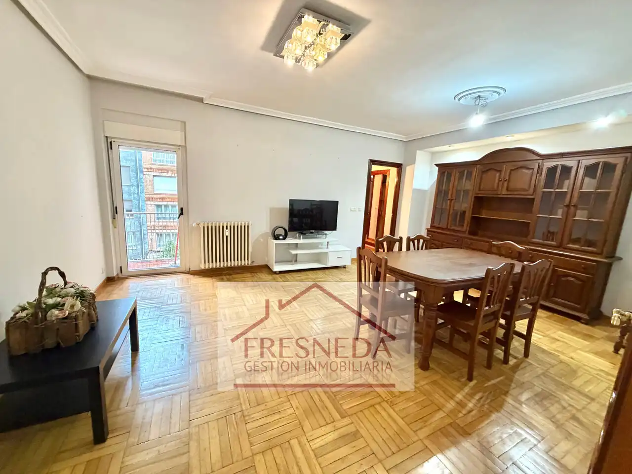 Vista exterior de Piso de alquiler en Oviedo  con Calefacción, Parquet y Terraza