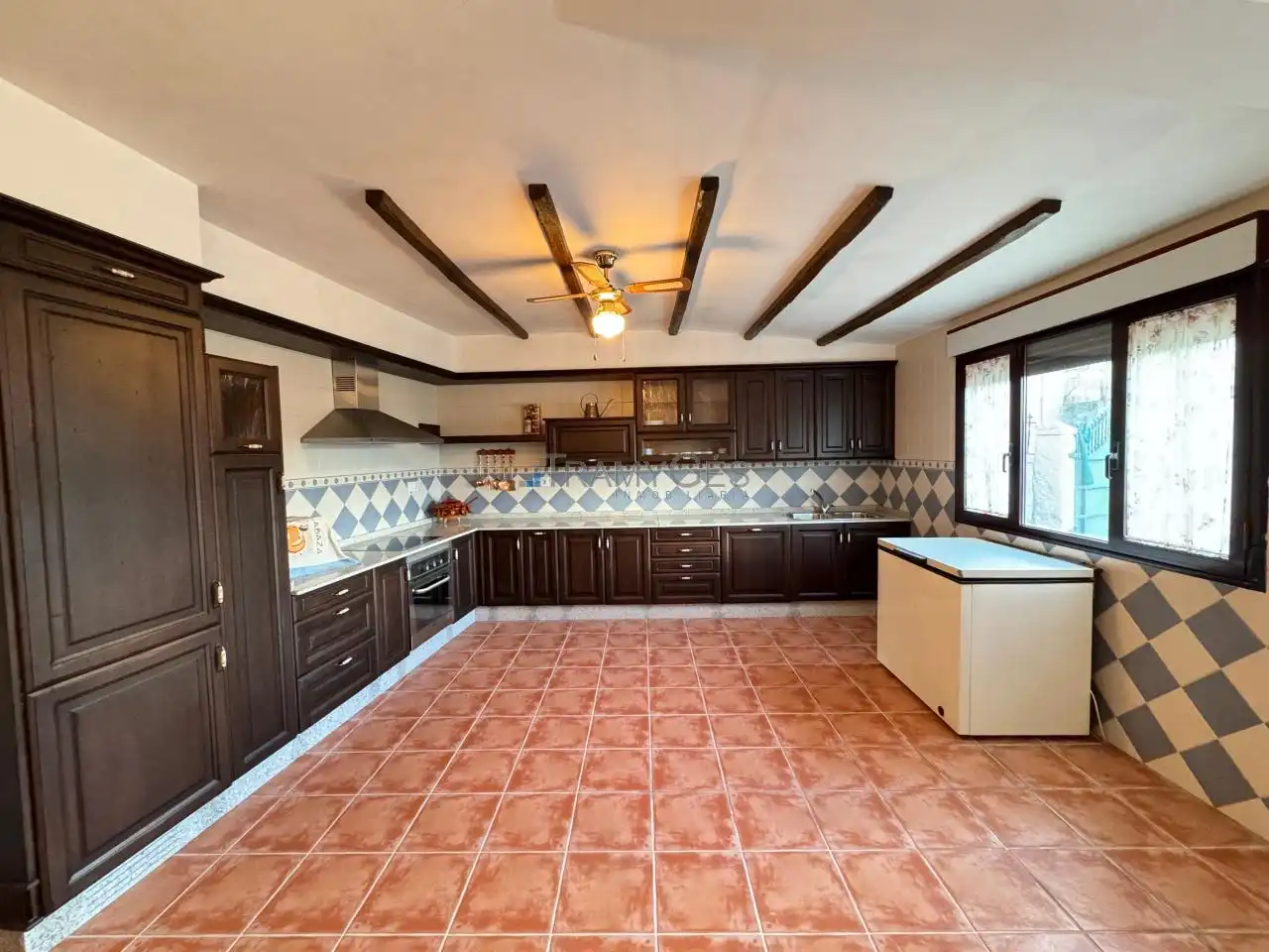 Cocina de Casa o chalet en venta en Vilagarcía de Arousa con Calefacción, Jardín privado y Terraza