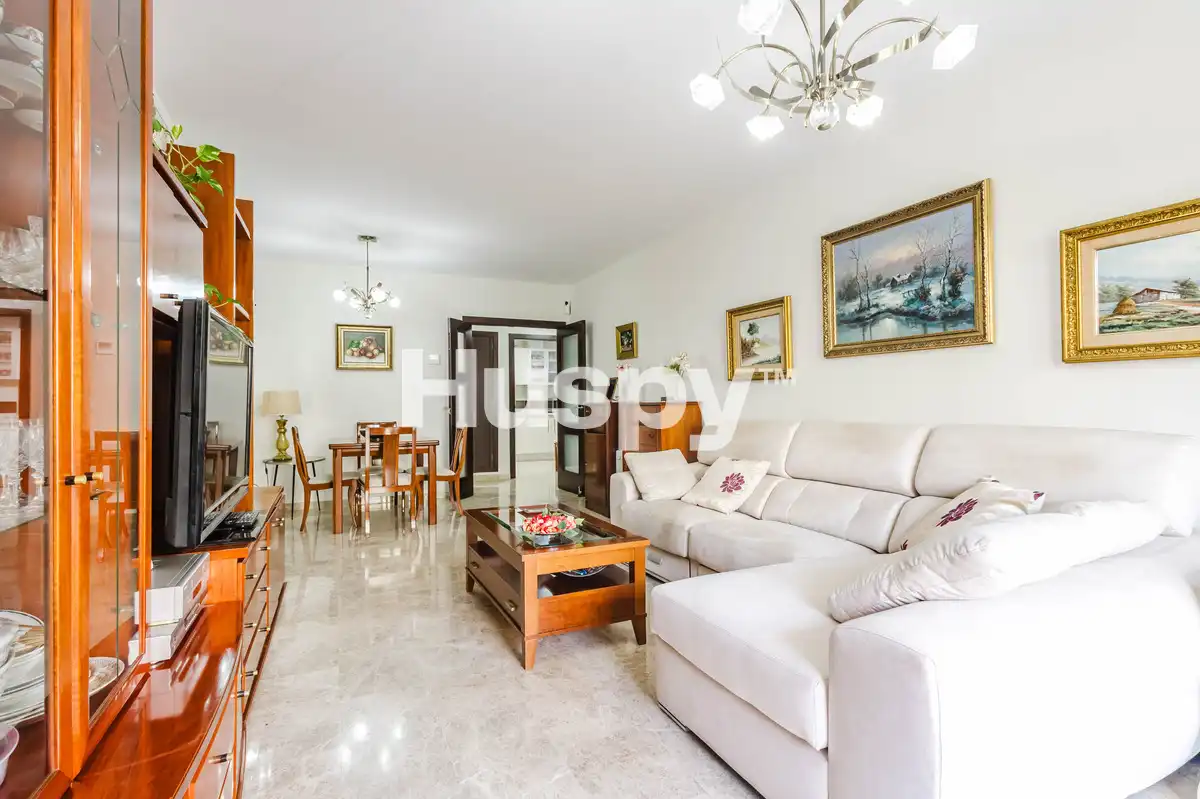 Piso con balcón en venta en Avenida Salvador Dalí, imagen 2