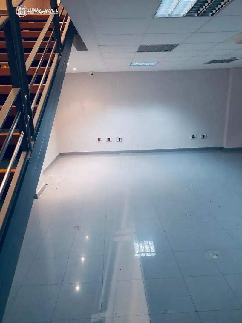 Local comercial en venda a Centro, imagen 6