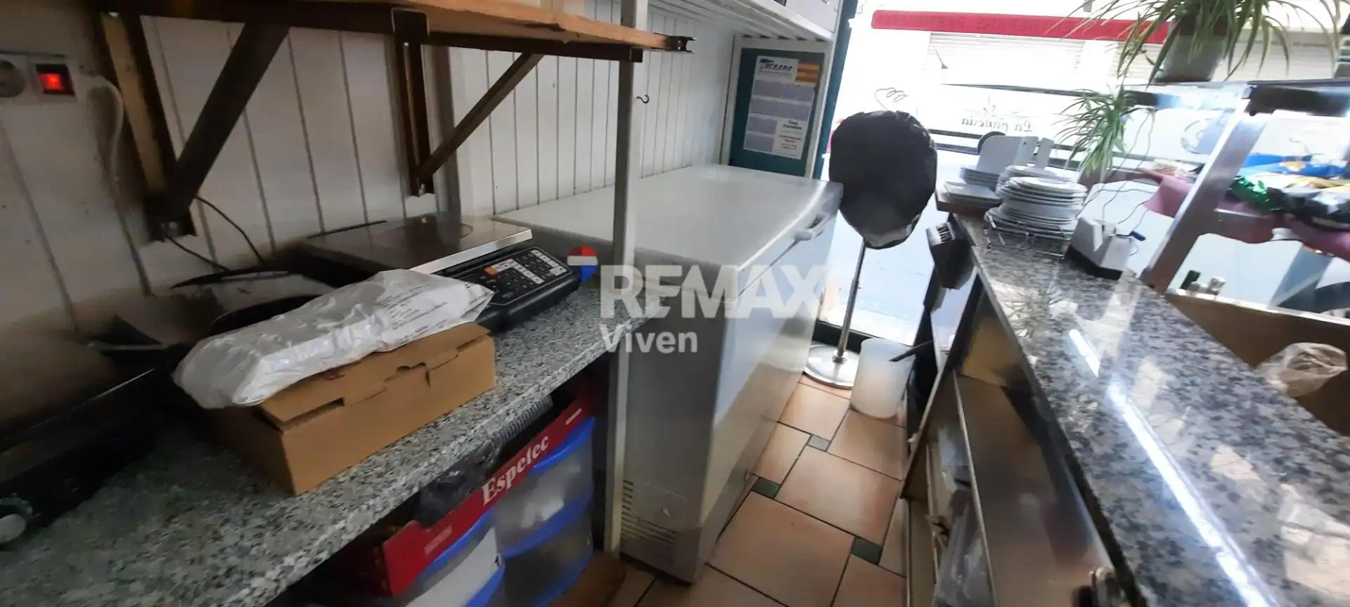 Cocina de Local en traspaso en Vilanova i la Geltrú con Amueblado