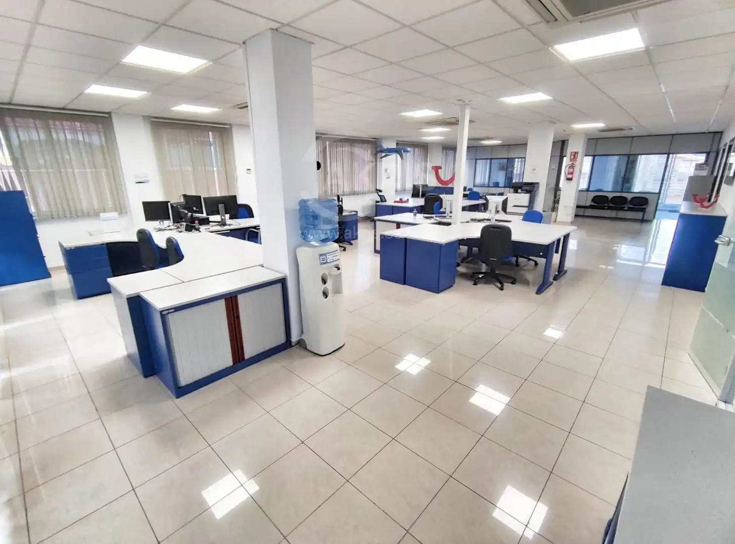 Büro zur Miete in Lloret de Mar mit Klimaanlage, Terrasse und Möbliert