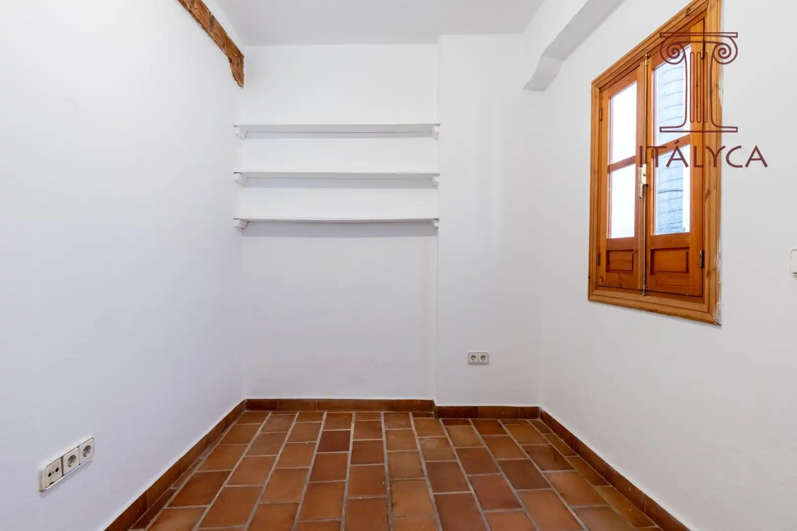 Attic for sale in Sevilla  with Air Conditioner, Heating and Terrace