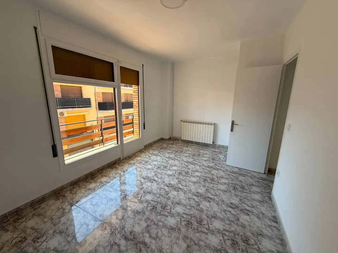 Habitación de Casa adosada en venta en Torelló con Calefacción, Terraza y Balcón