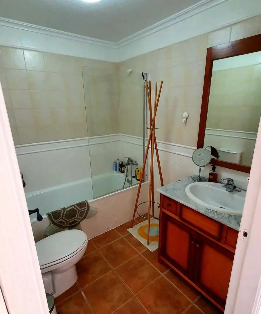 Badezimmer von Einfamilien-Reihenhaus zur Miete in Elche / Elx mit Privatgarten, Terrasse und Möbliert