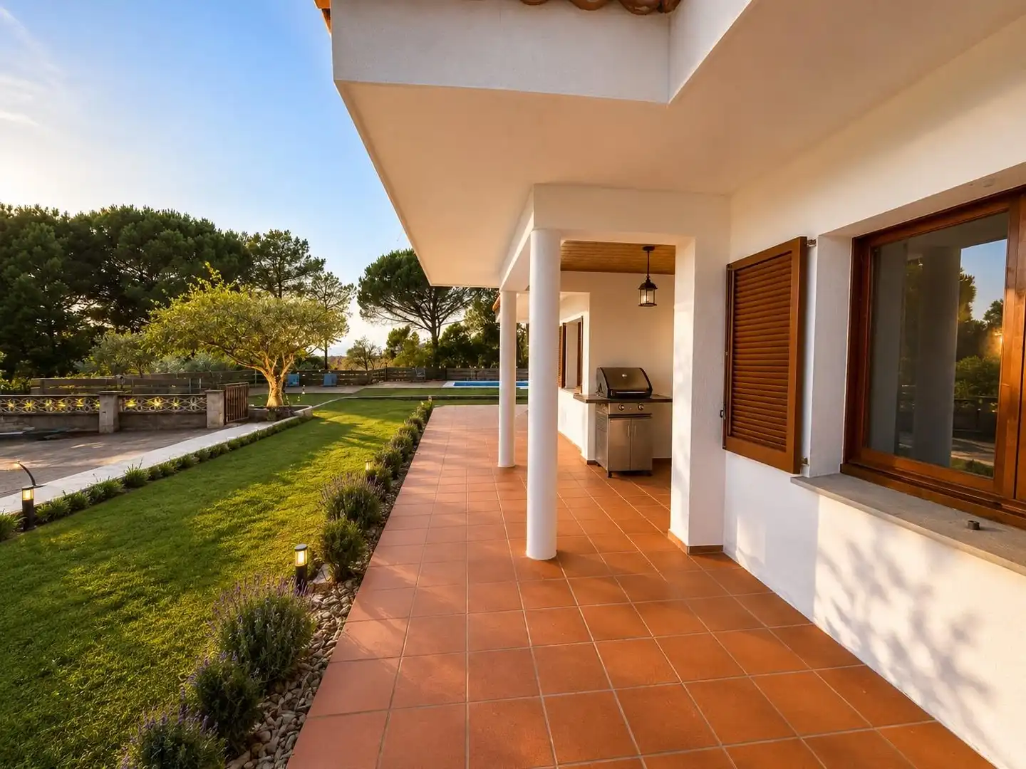 Terrassa de Casa o xalet en venda en Llambilles amb Calefacció, Jardí privat i Piscina