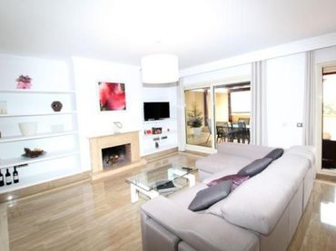 Apartment with pool to rent in MONTEMENOR-B SIERRA BLANC