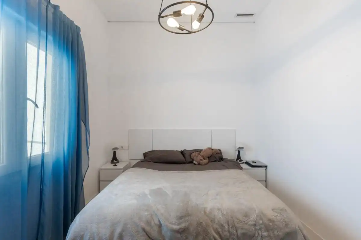 Piso en venta en C/ de Villena, El Pilar
