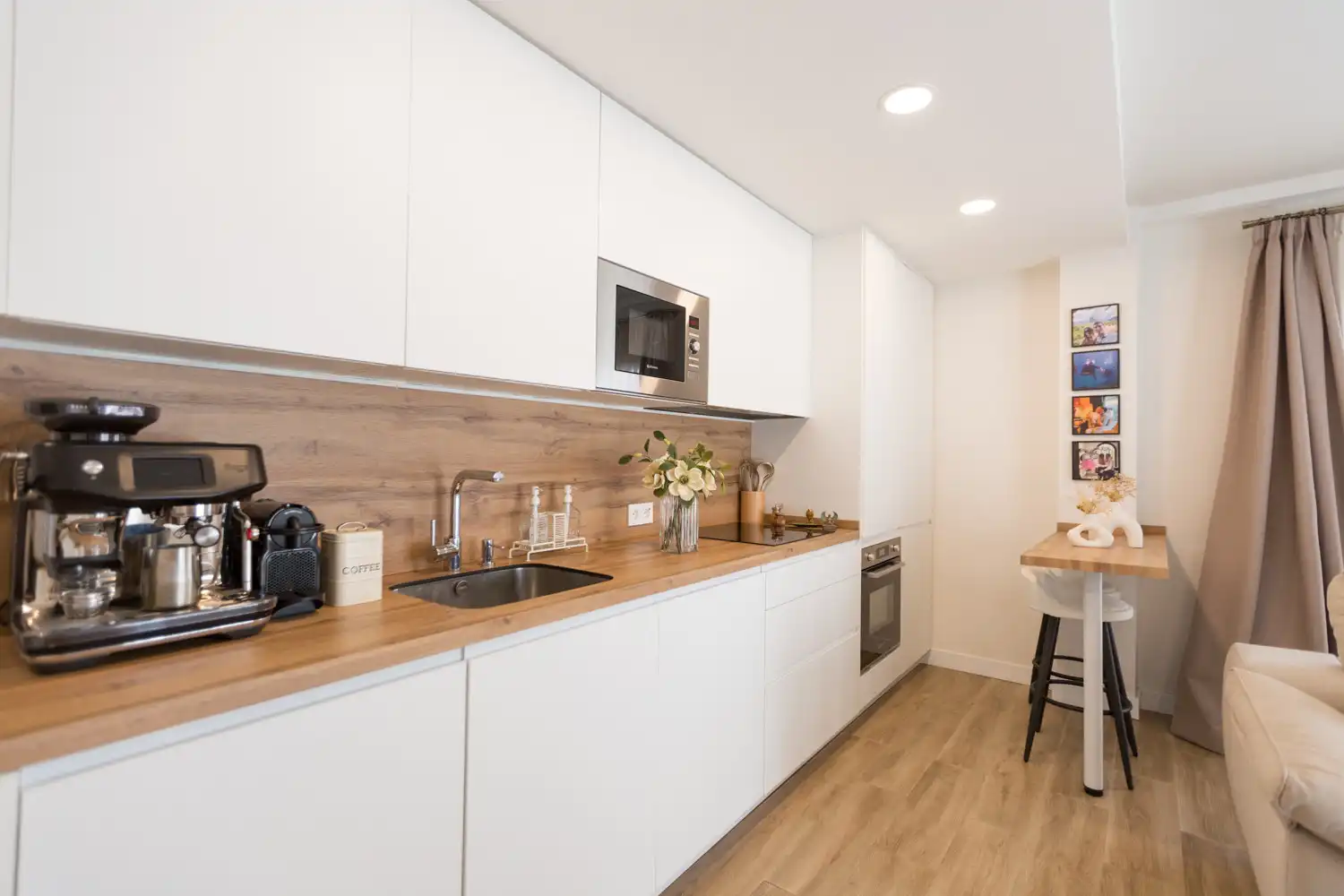 Kitchen of Apartments for sale in Marbella  with Air Conditioner, Terrace and Furnished