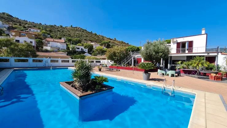Swimming pool of House or chalet for sale in Colera  with Air Conditioner, Heating and Private garden