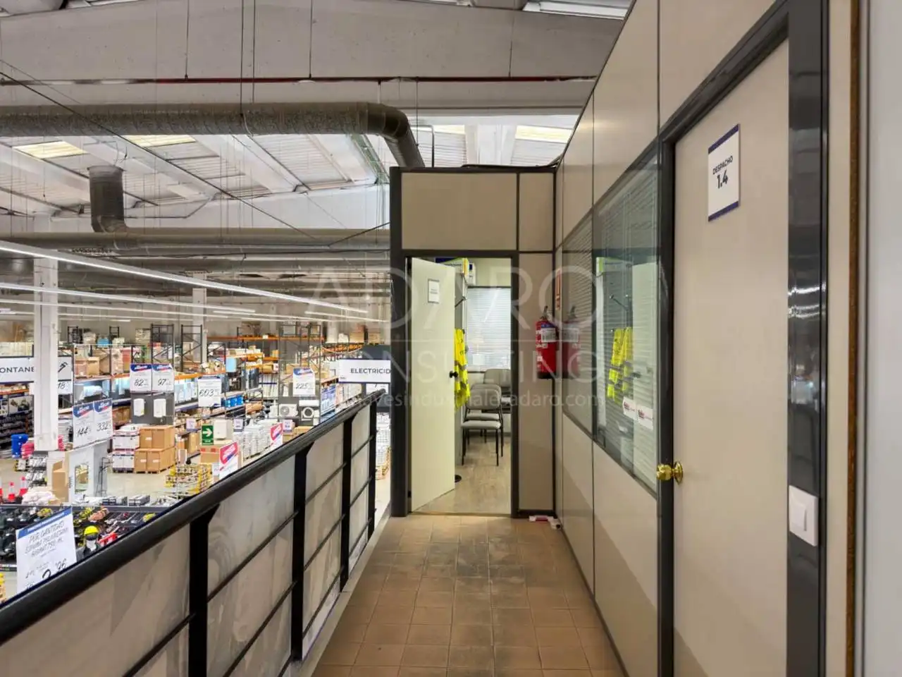 Industrial building to rent in Calle Juan José Vidal, imagen 9