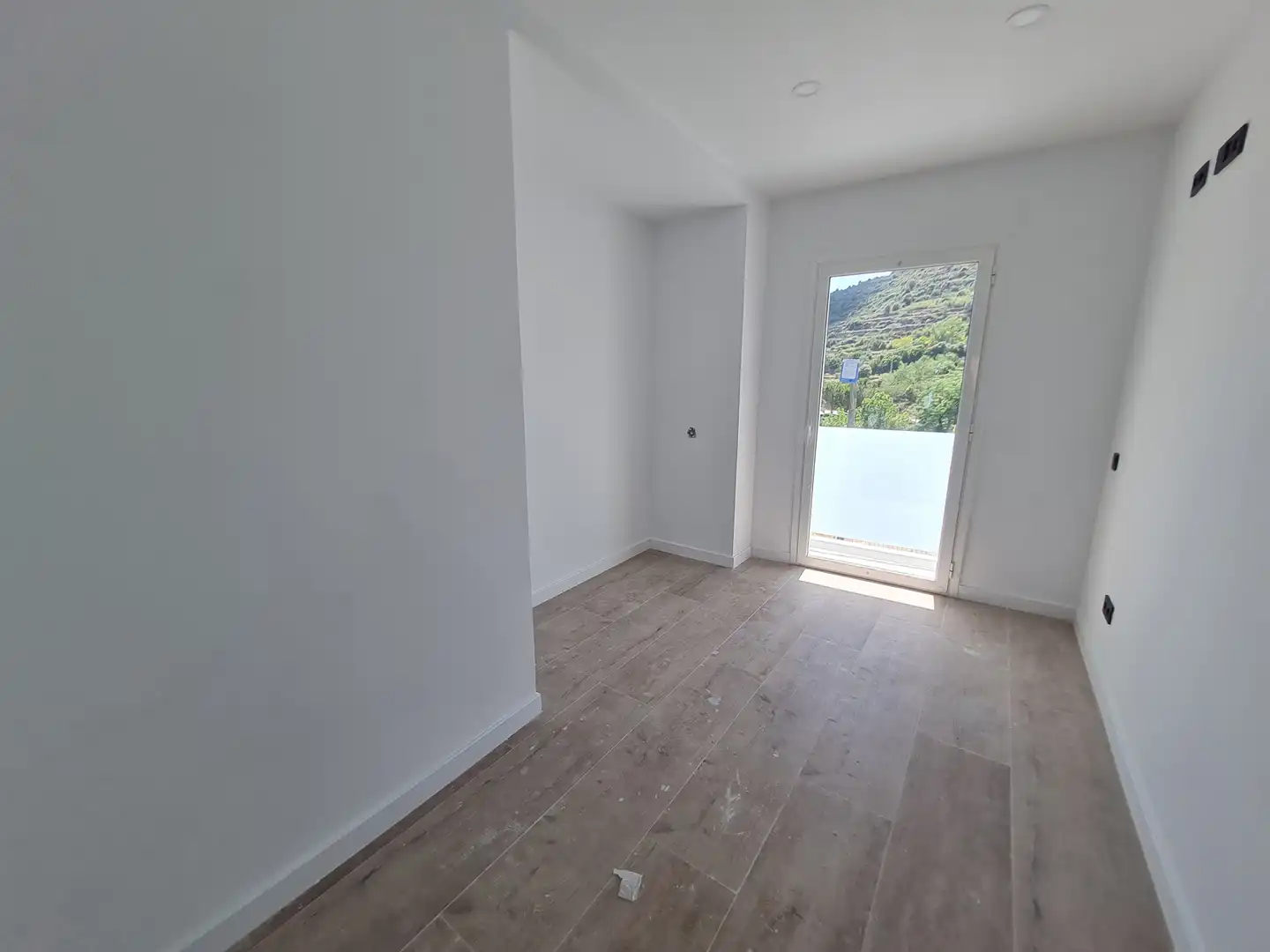 Duplex with terrace to rent in Carrer de les Abelles 74, imagen 3