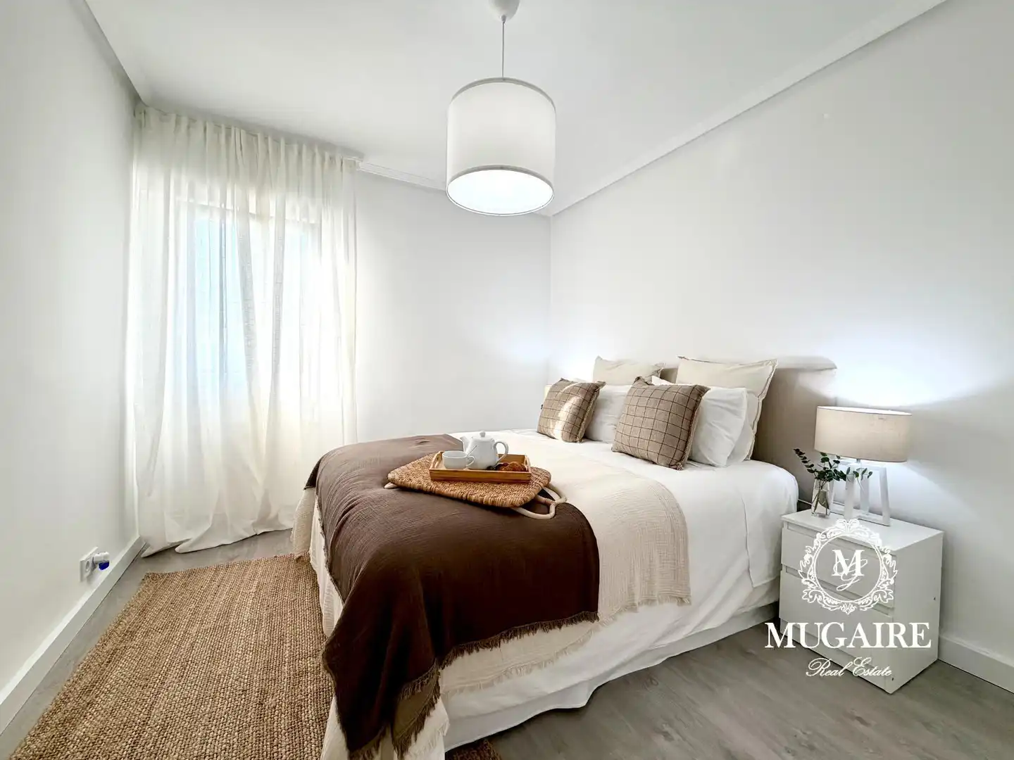 Piso con terraza en venta en Centro - Ariz - Uribarri, imagen 2