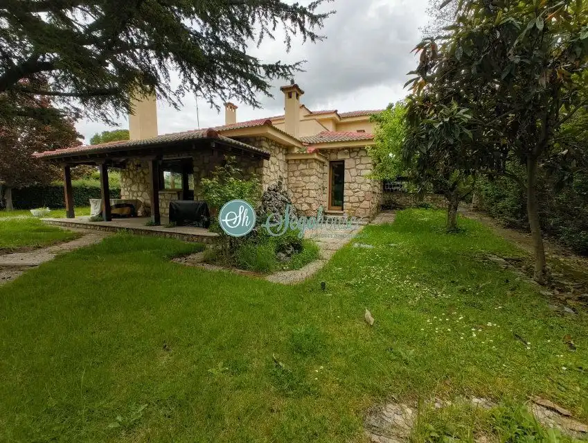 Garden of Houses for sale in Segovia  with Heating