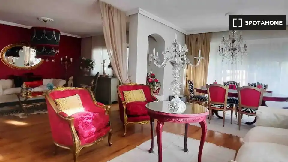 Sala de estar de Apartamento para compartir en Torrelodones con Aire acondicionado, Terraza y Amueblado