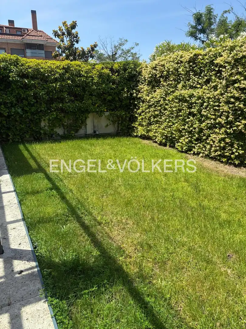 Apartamento de alquiler en Madrid con Aire acondicionado, Calefacción y Jardín privado