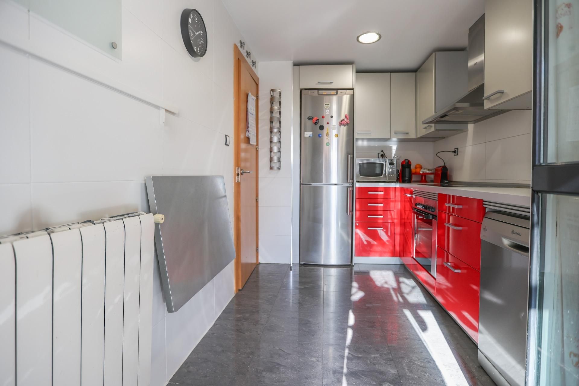 Cocina de Piso en venta en Valdemoro con Aire acondicionado, Calefacción y Piscina comunitaria