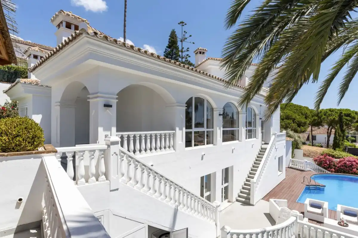 Chalet con piscina en venta en Calle Palmera