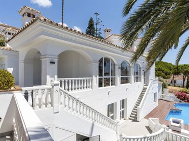 Villa con piscina in vendita a Calle Palmera