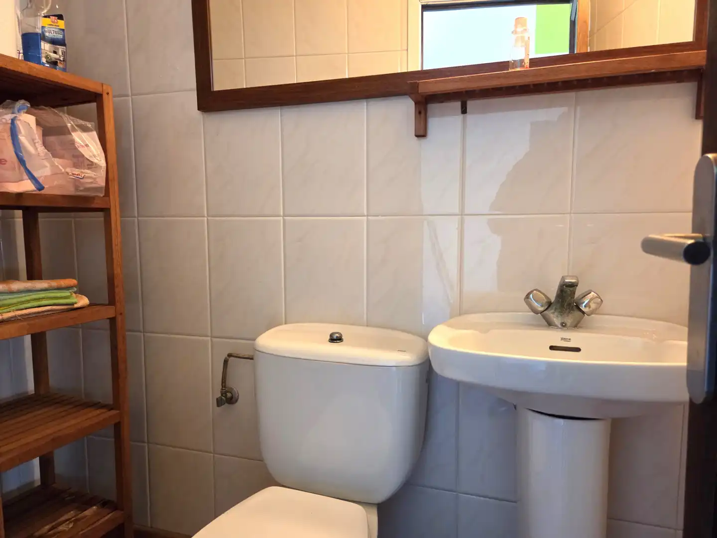 Bathroom of Flat for sale in Sanxenxo  with Parquet flooring, Terrace and Oven