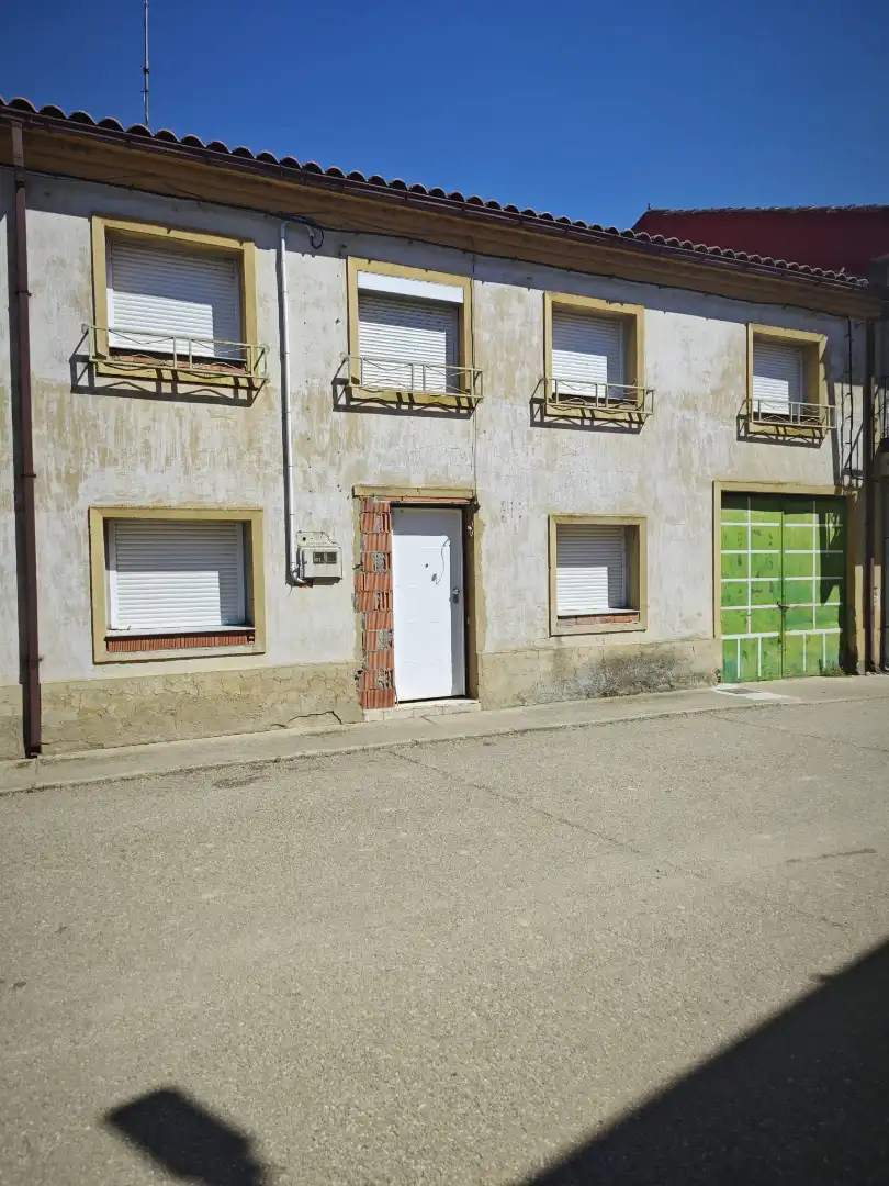 Vista exterior de Casa o chalet en venta en Manganeses de la Polvorosa