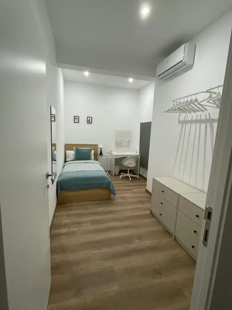 Habitación de Piso para compartir en Barcelona con Aire acondicionado, Calefacción y Amueblado